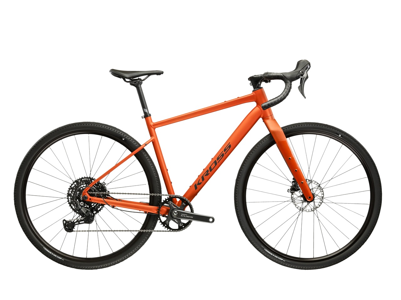 Kross Esker 2.0 gravel kupari 1 Kross Esker 2.0 on uudistettu gravelpyörä hydraulisilla levyjarruilla ja laadukkailla komponenteilla.